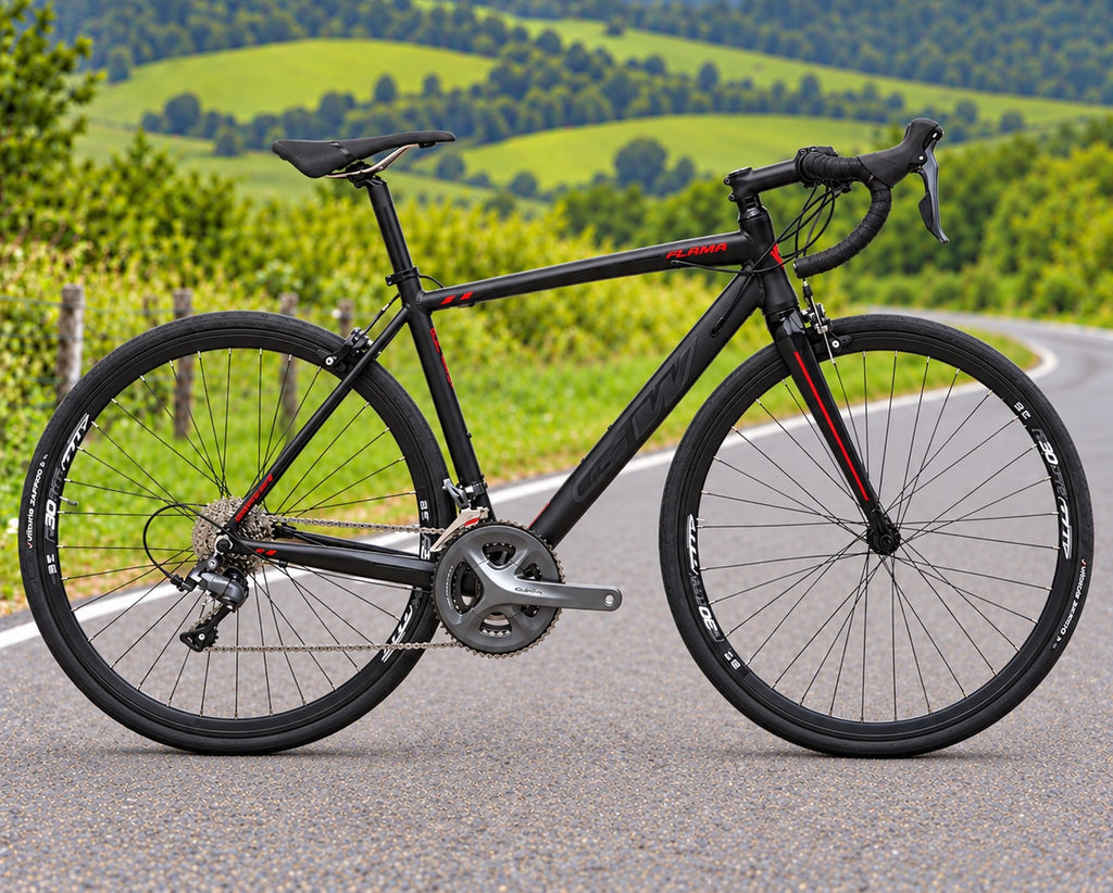 Bicicleta de ruta GW Flamma color negro rojo, Shimano Claris 16 velocidades