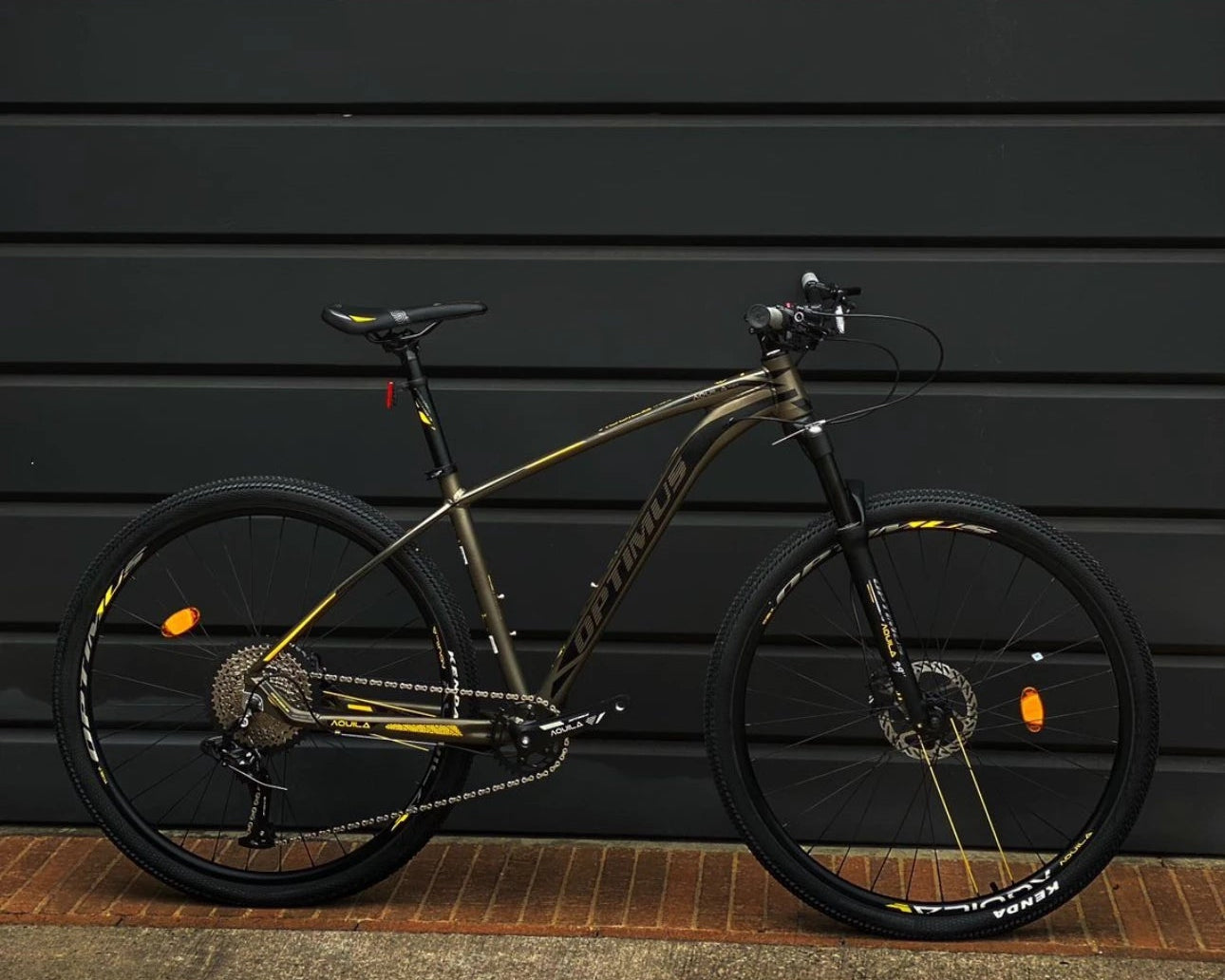 Optimus Aquila Biplato Hidráulica