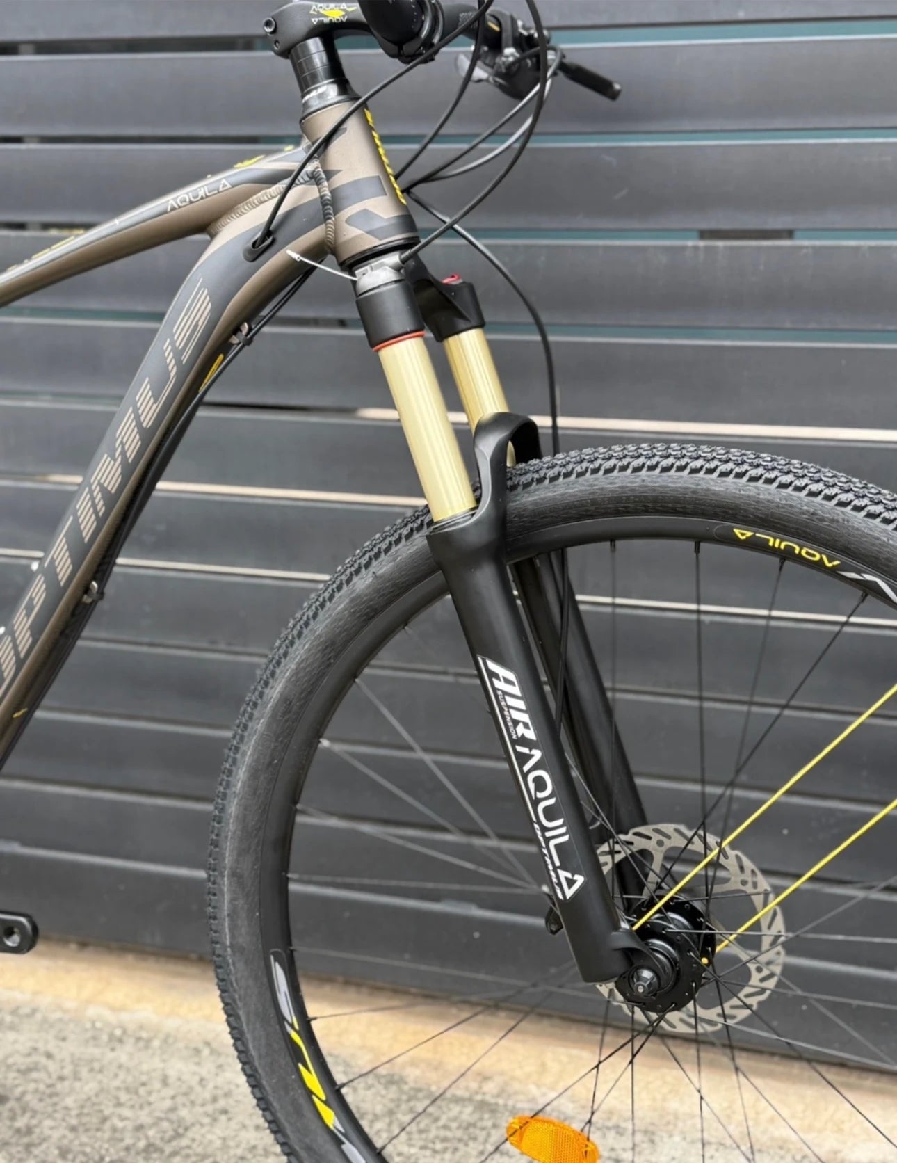 Optimus Aquila Air Edition