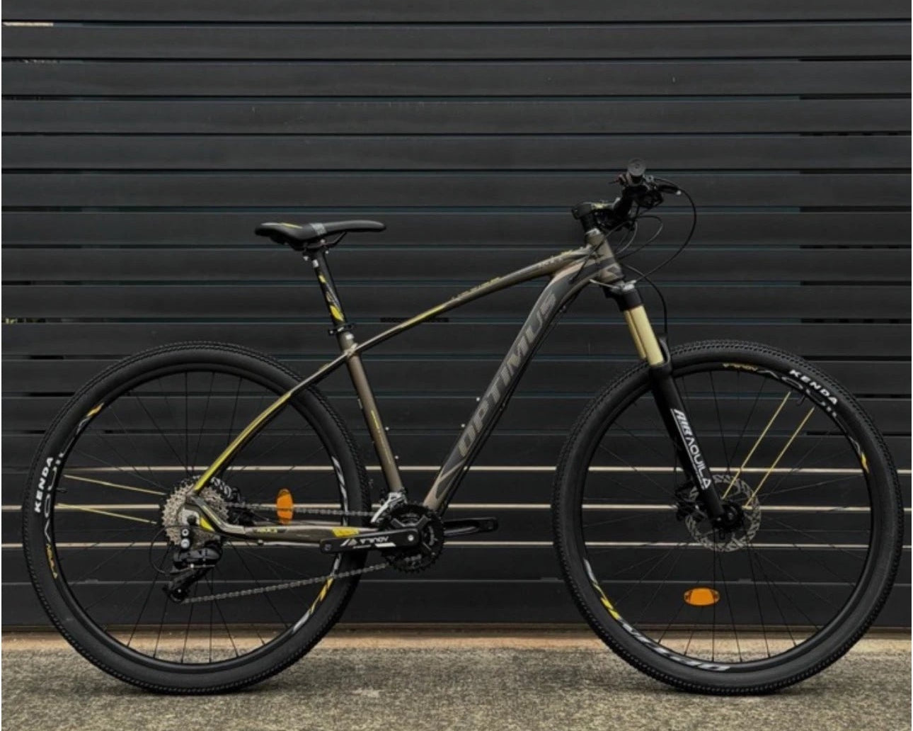 Optimus Aquila Air Edition